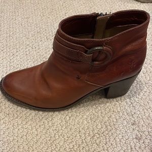 Frye booties, perfect shape, size 7